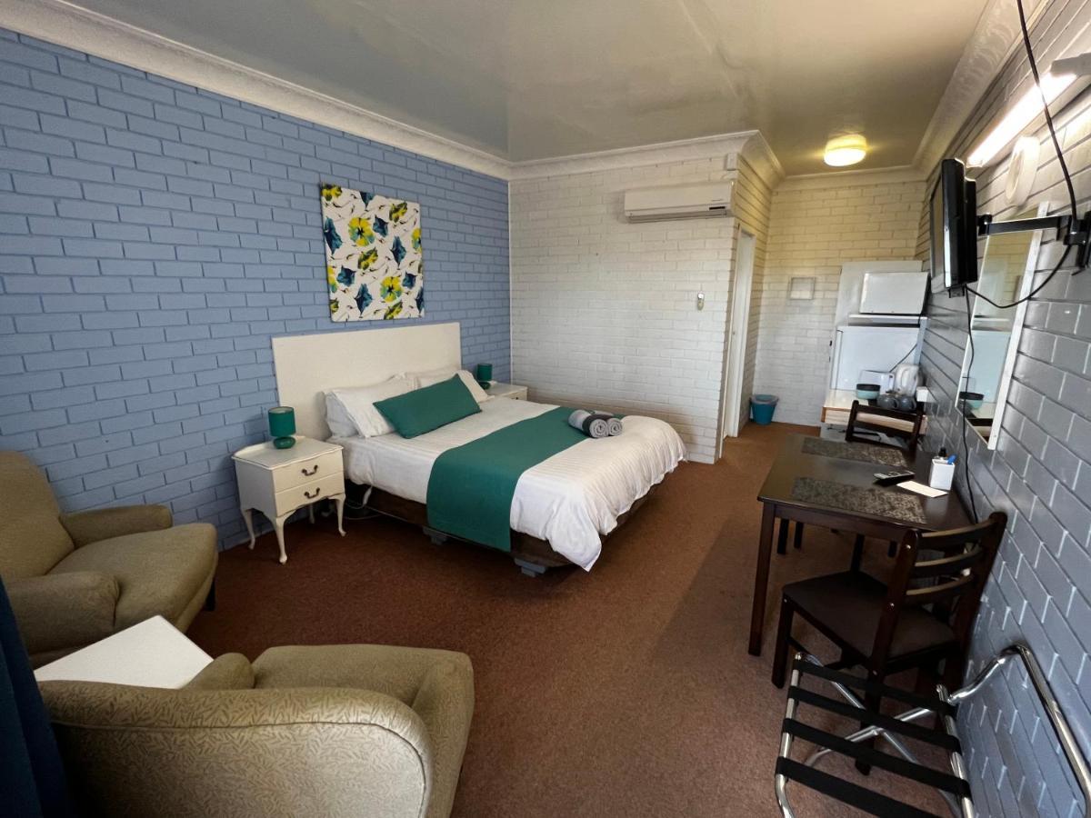 Jillaroo Motor Inn เกลน อินเนส ภายนอก รูปภาพ