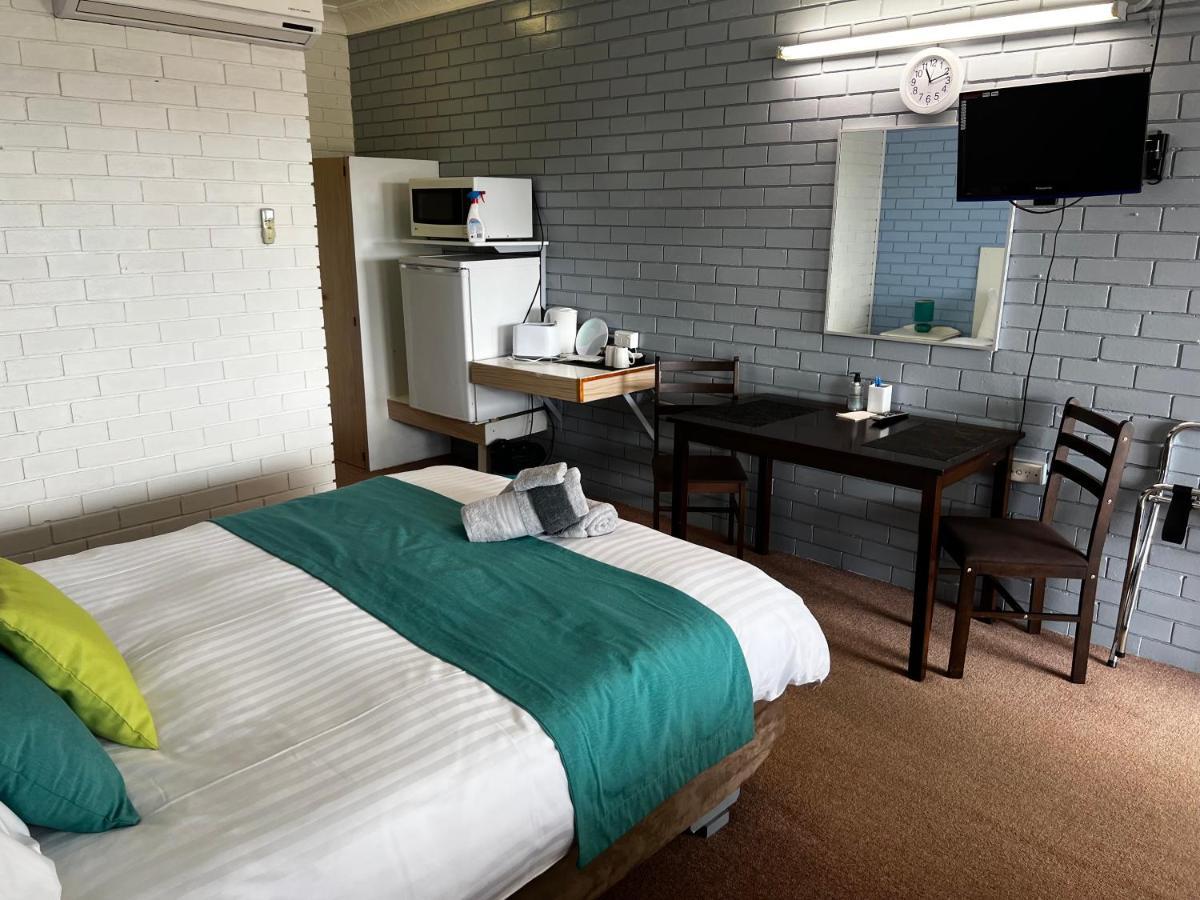 Jillaroo Motor Inn เกลน อินเนส ภายนอก รูปภาพ