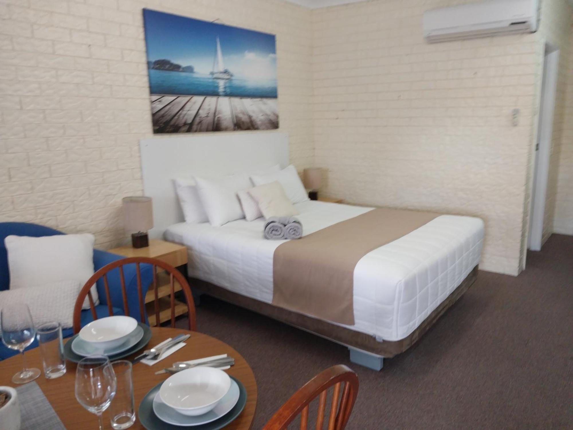 Jillaroo Motor Inn เกลน อินเนส ภายนอก รูปภาพ