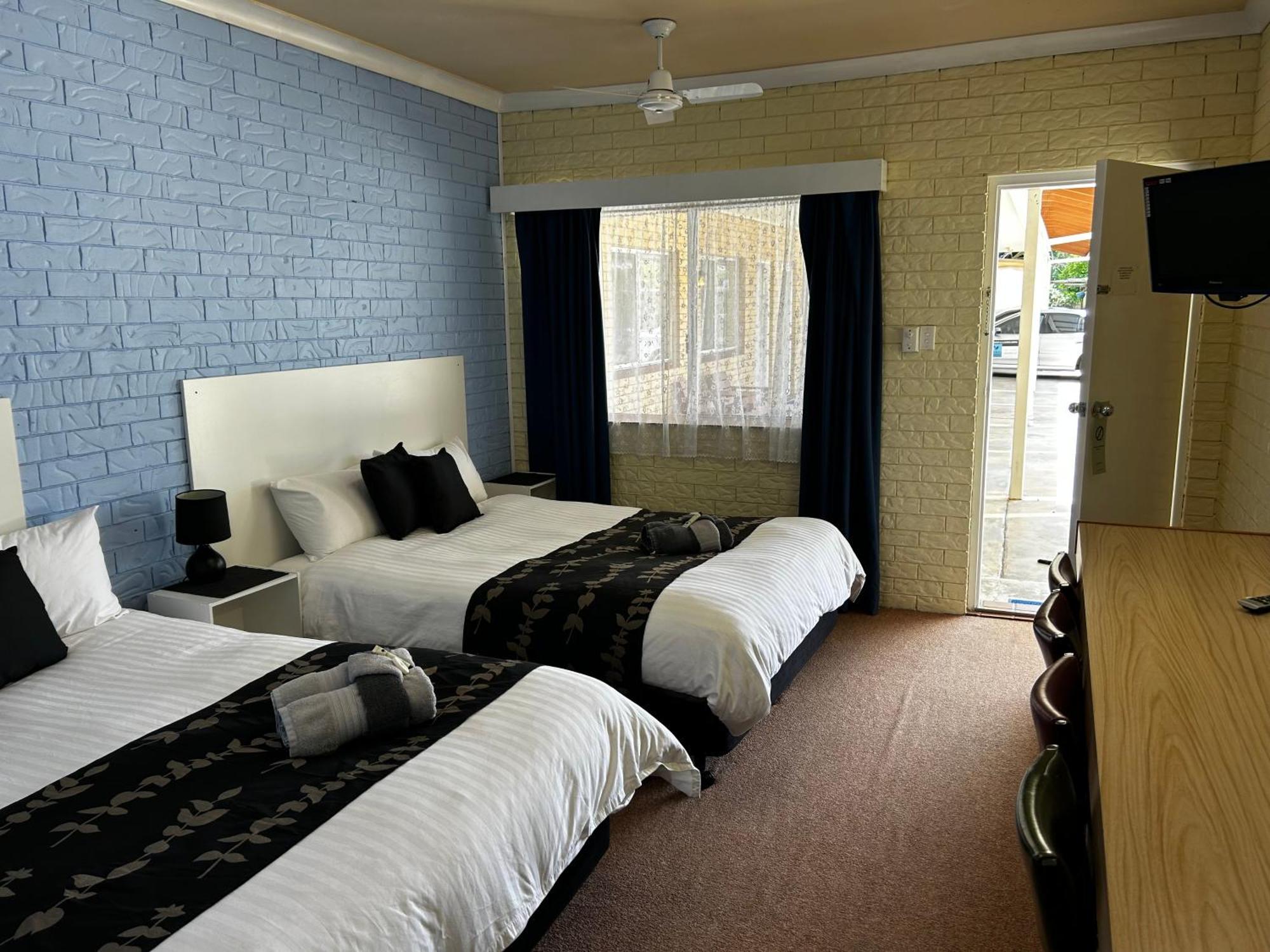 Jillaroo Motor Inn เกลน อินเนส ภายนอก รูปภาพ