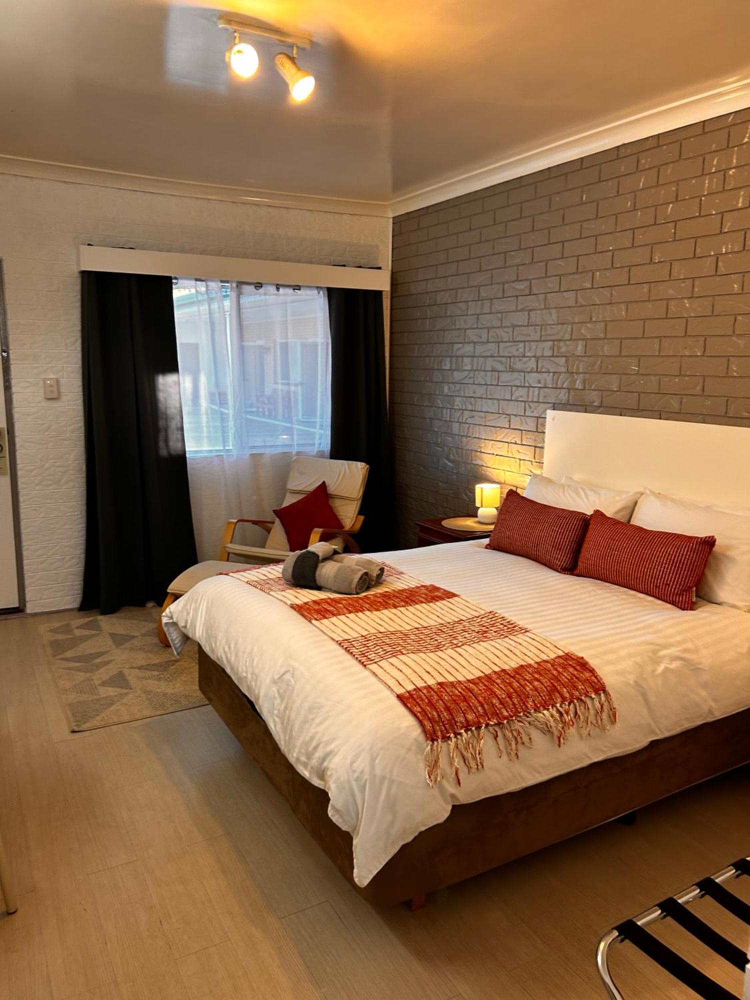 Jillaroo Motor Inn เกลน อินเนส ภายนอก รูปภาพ